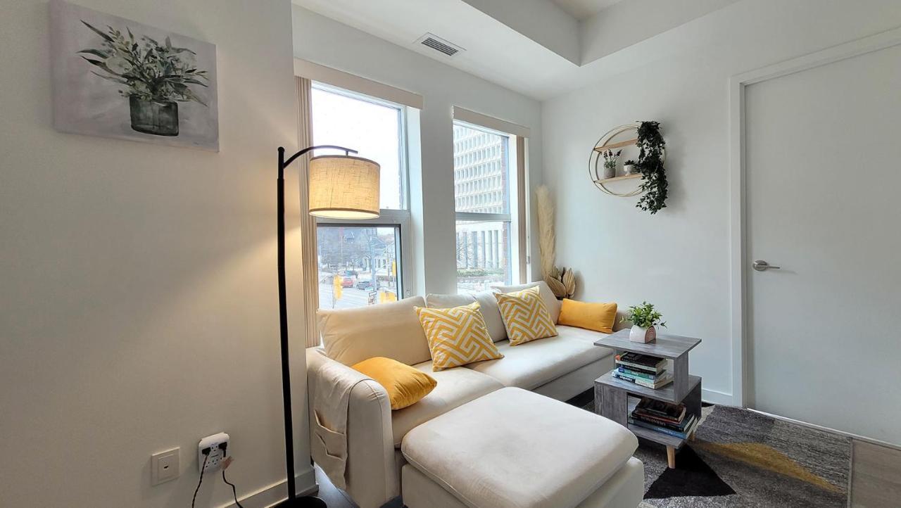 Lovely 3 Bedrooms In University Of Торонто Экстерьер фото